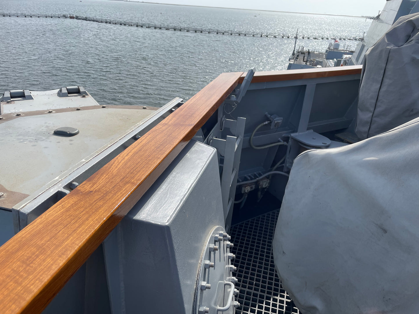 Port and Starboard Bridge Wing Rails